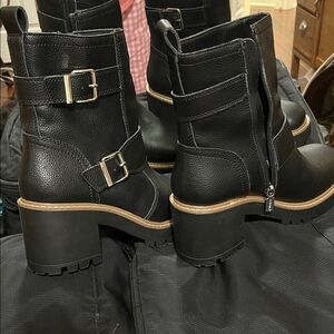 Blondo Black Heeled Boots with Leather upper and Buckle Accents, waterproof sz 9